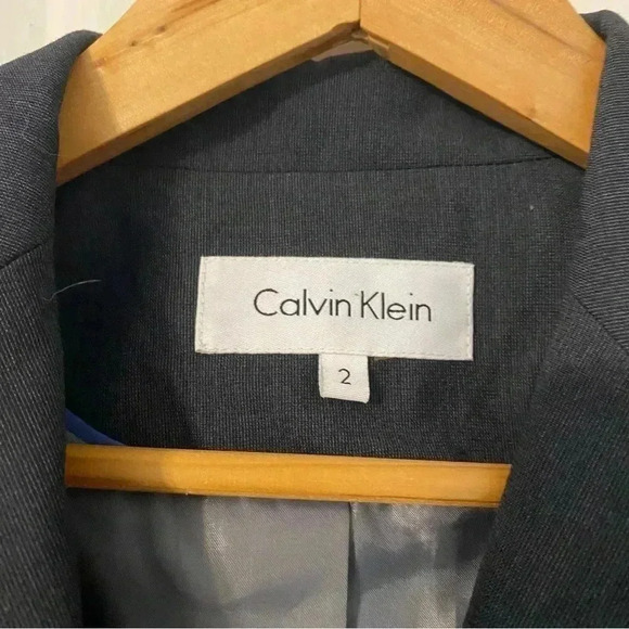 Calvin Klein Navy Blue Short Singe Button Blazer Jacket size 2 - Picture 3 of 12